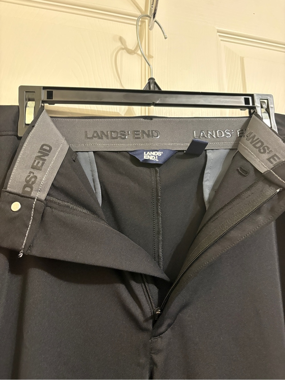 Lands' End Traditional Fit Golf Pants Black with Multiple Pockets Like New - Picture 2 of 16